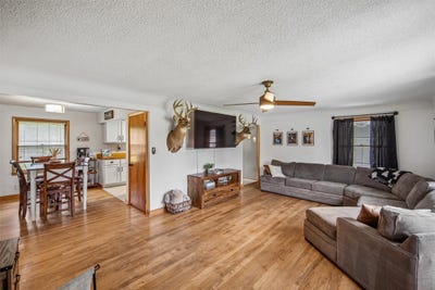 /international/us/715-ashworth-drive-waukee-ia-110110354657/