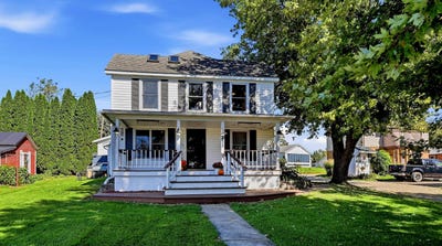 /international/us/211-e-high-street-shullsburg-wi-110120417945/