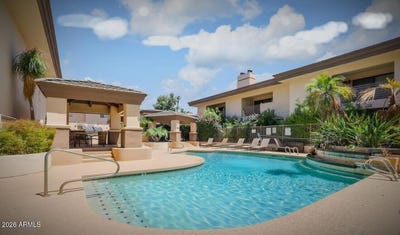 /international/us/3235-e-camelback-road-phoenix-az-110108548009/