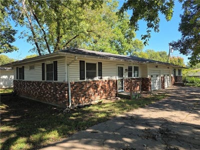 /international/us/108-s-hayes-street-garnett-ks-110120128840/