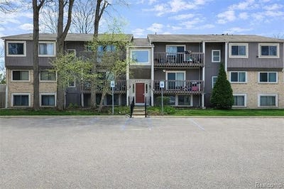 /international/us/29860-w-12-mile-road-farmington-hills-mi-110107419921/