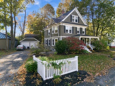 /international/us/4-silver-terrace-waterville-me-110120605059/