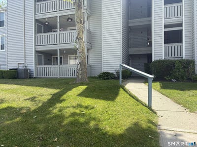 /international/us/67-leafwood-lane-groton-ct-110109138692/