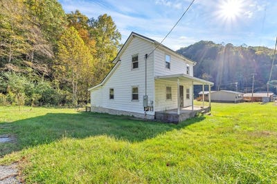 /international/us/58-brown-bear-hollow-road-northfork-wv-110108723558/