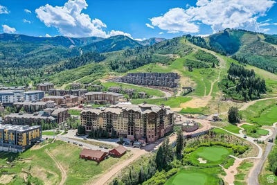 /international/us/3855-grand-summit-park-city-ut-110101267544/
