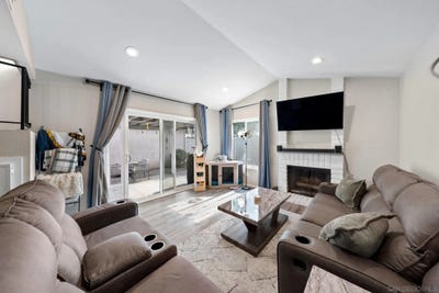 /international/us/9560-frank-way-santee-ca-110101007966/