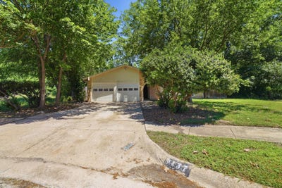 /international/us/1137-meadow-creek-court-lancaster-tx-110108064782/