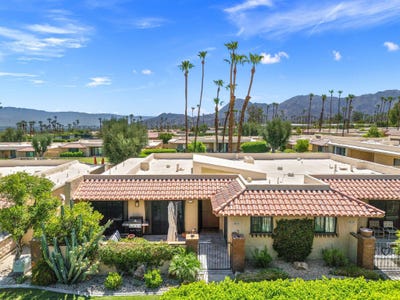 /international/us/48260-center-court-palm-desert-ca-110100870445/