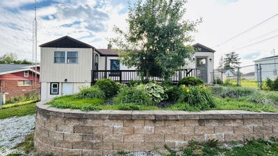 /international/us/51-s-8th-hamilton-il-110108412272/