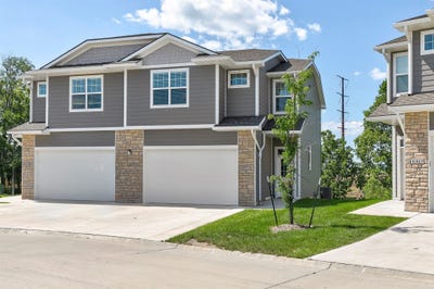 /international/us/15321-goldenrod-drive-urbandale-ia-110100634381/