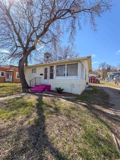/international/us/920-valley-st-minot-nd-110108797695/