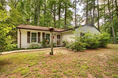 /international/us/6592-lake-view-drive-gloucester-va-110101125594/