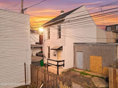 /international/us/1141-emmett-street-allentown-pa-110107285330/