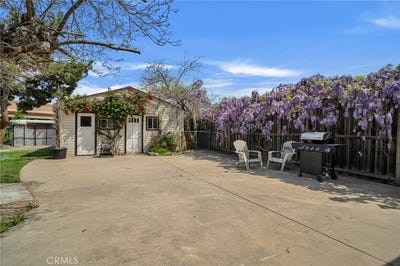/international/us/6050-vantage-avenue-valley-glen-ca-110098382323/