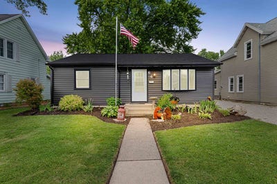 /international/us/64-center-street-north-fond-du-lac-wi-110100974898/