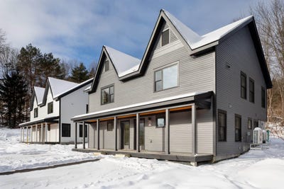 /international/us/99-2-safford-commons-way-woodstock-vt-110105283430/