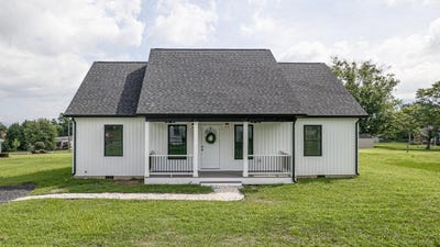 /international/us/551-park-rd-stanley-va-110101244149/
