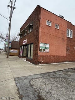 /international/us/4885-turney-road-garfield-heights-oh-110105982539/