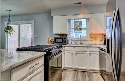 /international/us/333-london-street-portsmouth-va-110097279583/