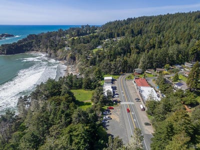 /international/us/35500-07-22-s-highway-1-gualala-ca-110108336552/