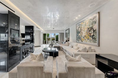 /international/us/5021-ne-london-walk-ter-miami-fl-110108714557/