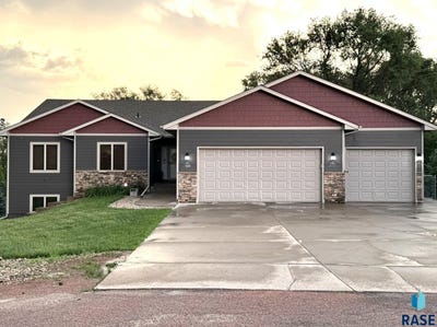 /international/us/303-meadowlark-ln-montrose-sd-110108469885/