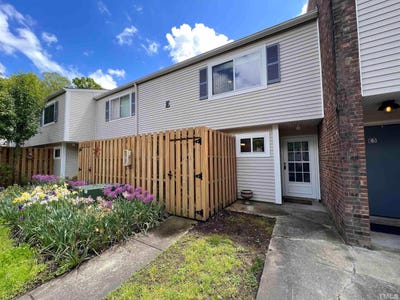 /international/us/220-elizabeth-street-chapel-hill-nc-110105512308/