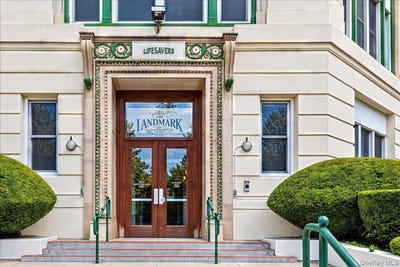 /international/us/1-landmark-square-port-chester-ny-110119991345/