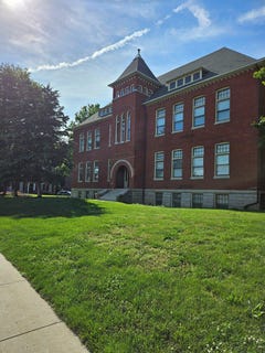 /international/us/133-w-locust-street-mechanicsburg-pa-110108424248/