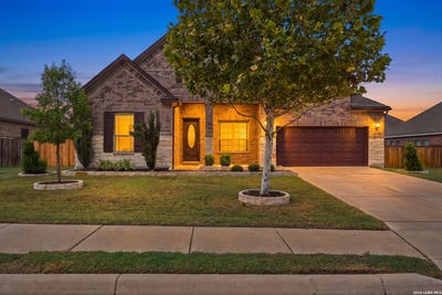 /international/us/13157-hallie-chase-schertz-tx-110120134341/