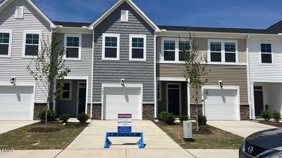 /international/us/142-blossom-field-way-angier-nc-110108024642/