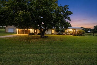 /international/us/298-county-road-3940-poolville-tx-110108388335/