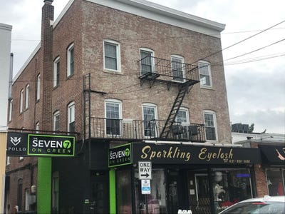 /international/us/7-green-street-huntington-ny-110108377695/