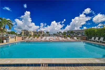 /international/us/4719-se-17th-place-cape-coral-fl-110110324676/
