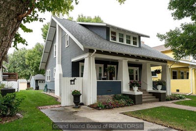 /international/us/1319-8th-street-aurora-ne-110120497834/