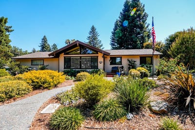 /international/us/2049-w-f-street-napa-ca-110108856325/
