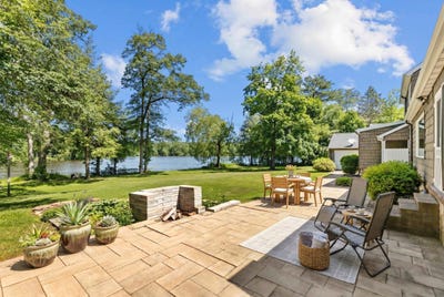 /international/us/130-shore-acres-drive-wisconsin-rapids-wi-110108845426/