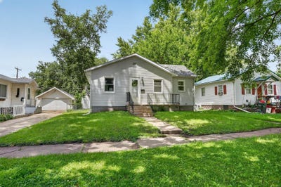 /international/us/818-home-park-boulevard-waterloo-ia-110108681629/