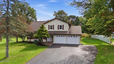 /international/us/1-starboard-court-waterford-ny-110110406412/