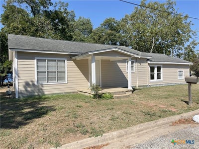/international/us/1521-n-hamilton-street-gonzales-tx-110102384439/