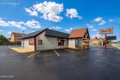 /international/us/1220-e-15th-street-joplin-mo-110107615326/