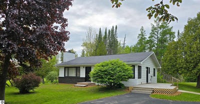 /international/us/5693-e-m-72-williamsburg-mi-110099852527/