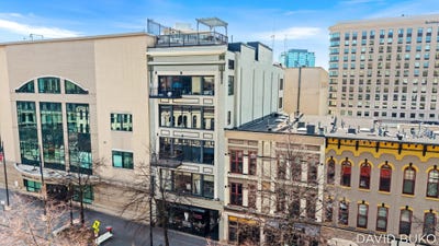 /international/us/49-monroe-center-street-nw-grand-rapids-mi-110106955414/