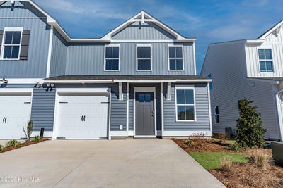 /international/us/83-w-pioneer-way-hampstead-nc-110108409268/