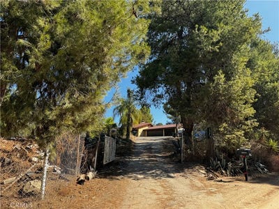 /international/us/28438-cepin-drive-valley-center-ca-110120059243/
