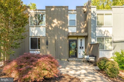 /international/us/11170-forest-edge-drive-reston-va-110108076024/