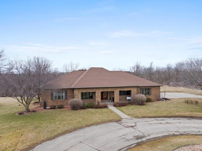 /international/us/2108-lawrence-drive-de-pere-wi-110099199992/