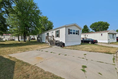 /international/us/100-crimson-drive-reedsburg-wi-110119519235/