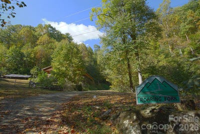 /international/us/white-oak-way-hot-springs-nc-110120725215/