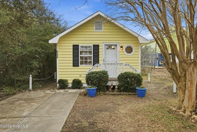 /international/us/525-fourth-avenue-s-kure-beach-nc-110105872251/